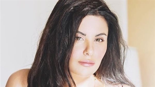 الفنانة دانا حمدان