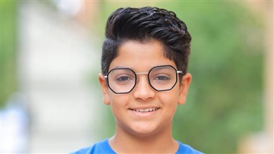 محمد أسامة يحتفل بانتهاء تصوير كليب كام ملاحظة.. ويكشف جديد أعماله الفنية