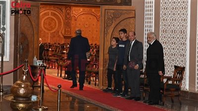 بحضور عمرو الليثي ونرمين الفقي.. بدء عزاء زوجة الفنان خالد زكي بمسجد الشرطة | بث مباشر 