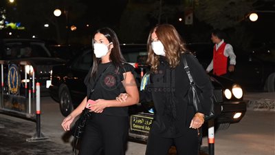 بعد التنمر بها.. أول ظهور لـ ميرفت أمين في عزاء زوجة خالد زكي