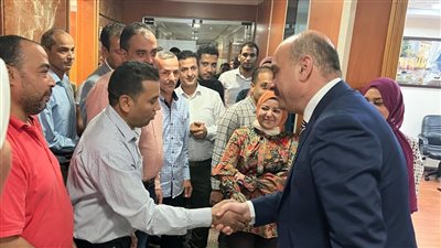 العاملون بالتنمية الصناعية يكرمون اللواء محمد الزلاط بعد تعيين المهندس محمد عبد الكريم خلفا له