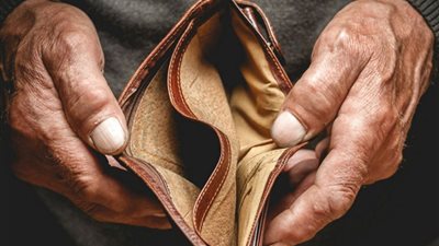 تكلفتها 2500 جنيه.. تحرك برلماني بسبب معاناة أولياء الأمور مع السبلايز