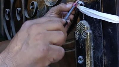 تفاصيل غلق وتشميع 14 منشأة طبية غير مرخصة بسوهاج | بث مباشر 