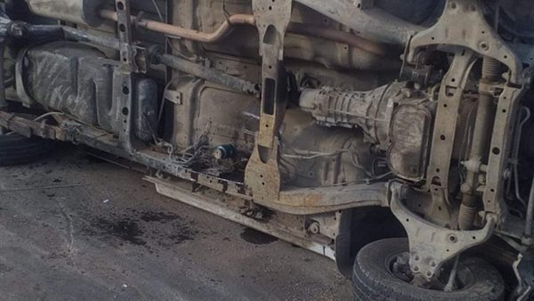 انقلاب سيارة مقطورة