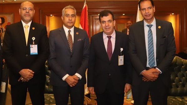 وزير القوى العاملة