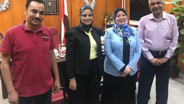 جانب من التوقيع