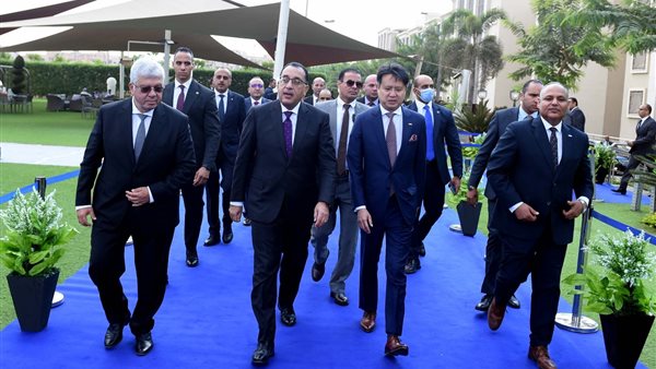 مدبولي يتفقد معرض