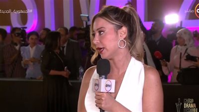 منة شلبي في مهرجان القاهرة للدراما: التمثيل مهنة صعبة جدًا على اللي بياخدوها جد