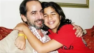 آخرها تحول نجله جنسيًا.. أزمات لاحقت هشام سليم قبل وفاته 