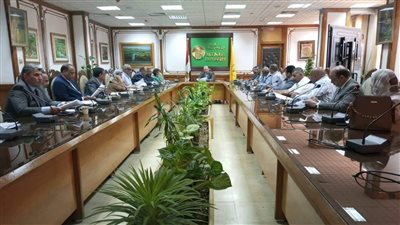 مجلس جامعة المنيا يستعرض خطط للاستدامة البيئية داخل الحرم الجامعي