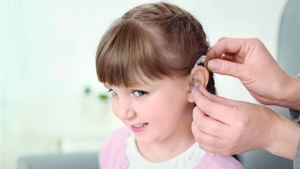 أطفال فاقدة للسمع