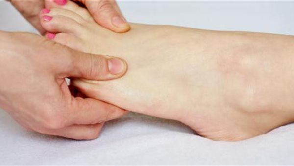 تدليك القدمين 