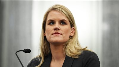 مسرِّبة وثائق فيسبوك تعتزم إنشاء مؤسسة لإيجاد حلول لأضرار وسائل التواصل الاجتماعي