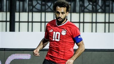 مصدر يكشف حقيقة مغادرة محمد صلاح معسكر منتخب مصر وموقفه من ودية ليبيريا