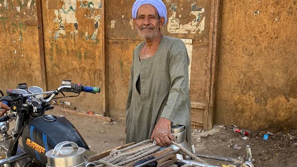 عم حسين بائع الحليب