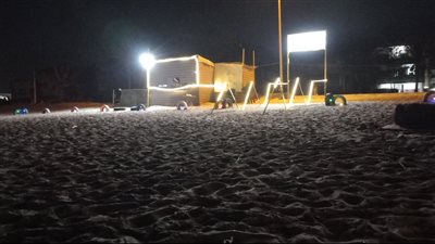 انتهاء فصل الصيف على شاطئ العريش ورفع الكافتريات والمخيمات منه