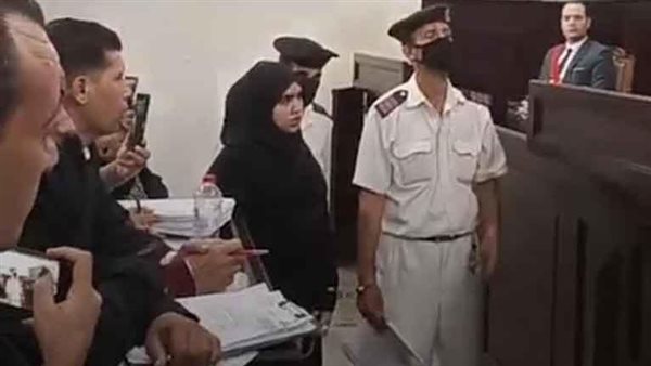 والدة الطفلة روجينا