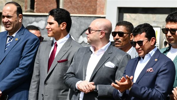 وزير الرياضة خلال