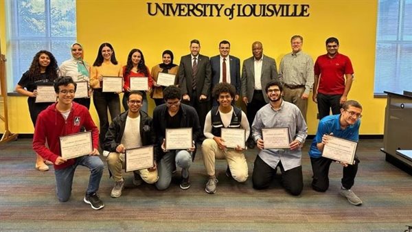 طلاب جامعة أسيوط