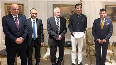وزير الرياضة يُكرم عبد الرحمن شاهين بعد تتويجه بفضية البلياردو في دورة الألعاب العالمية