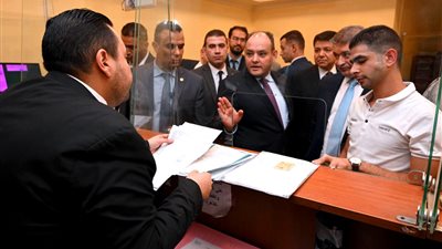 وزير الصناعة يشدد على ضرورة تقليل المستندات المطلوبة من المستثمرين