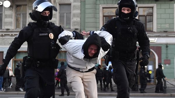 القبض على محتجين