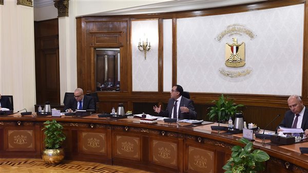 رئيس الوزراء يتابع