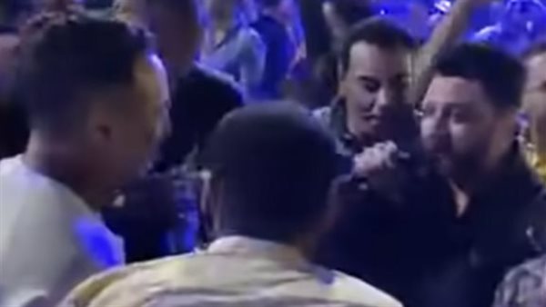 مشاجرة بين صاحب ملهى