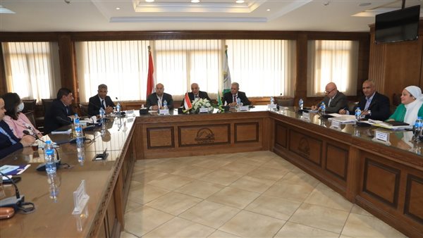 محافظ الجيزة خلال