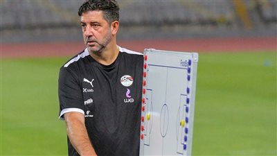 فيتوريا: حضرت قمة السوبر لمتابعة كل اللاعبين.. وأتوقعها مواجهة قوية 