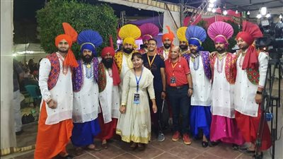 في أول أيام العروض الفنية.. إقبال جماهيريً كبير وتفاعل المواطنين مع أنغام الموسيقى الشعبية التراثية بالإسماعيلية