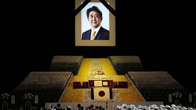 اليابان تودع شينزو آبي رئيس الوزراء السابق في جنازة مهيبة | صور