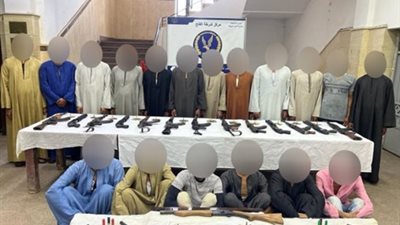 ترسانة أسلحة.. أمن أسيوط يضبط 24 متهما بحوزتهم 27 قطعة سلاح ناري | صور
