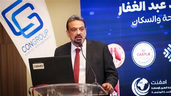 الدكتور حسام عبدالغفار