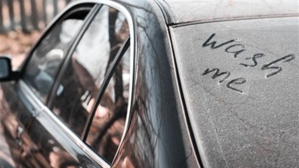 سيارة متسخة