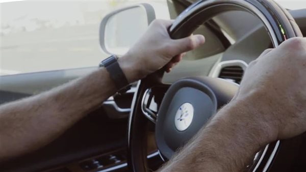 مقود السيارة