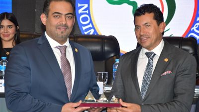 وزير الشباب والرياضة ورئيس الاتحاد الإفريقي يفتتحان كونجرس القارة الإفريقية للجمباز 
