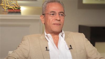 الصدق في العمل يختصر المسافات والمسرح مخزن المواهب.. أبرز تصريحات صبري فواز مع قصواء