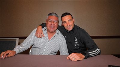 ليونيل سكالوني يجدد عقده مع الأرجنتين حتى كأس العالم 2026