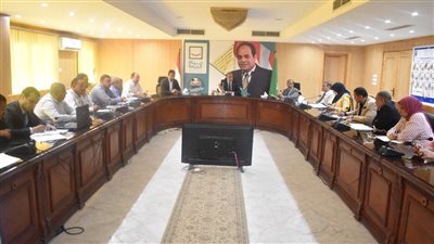 محافظ الفيوم يقرر النزول بمجموع المدارس الثانوية الفنية التجارية إلى 140 درجة