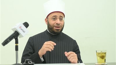  أسامة الأزهري يتحفظ على بعض أفكار كتاب حوار مع صديقي الملحد للدكتور مصطفى محمود