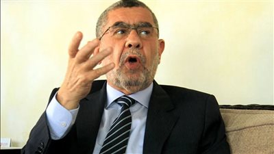 فصله من عمله.. تغريم صاحب صيدليات العزبي 250 ألف جنيه لصالح أحد الموظفين | خاص