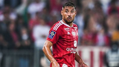 تزامنًا مع وجوده على رادار الزمالك.. مدرب الجزائر يوجه رسالة لـ البلايلي