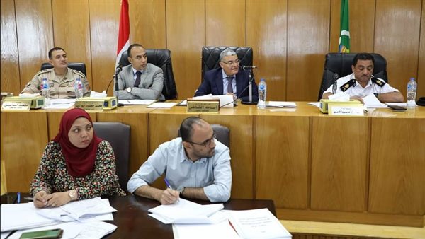 اجتماع محافظ المنيا