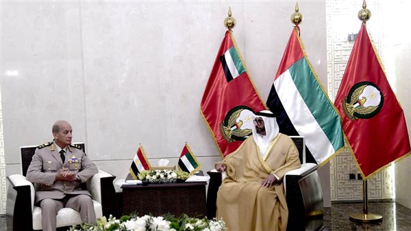 وزير الدفاع أثناء