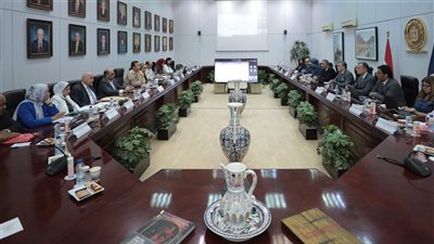 وزير السياحة يترأس اجتماع مجلس إدارة هيئة المتحف المصري الكبير | صور 
