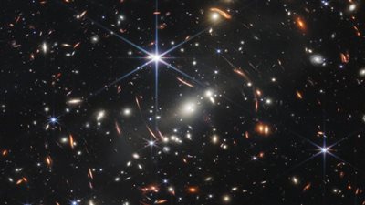 تلسكوب جيمس ويب الفضائي يعثر على أقدم عناقيد نجمية في الكون