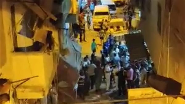 انهيار عقار قديم