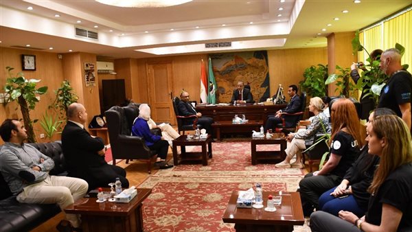 محافظ الفيوم يستقبل