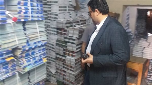 وصول سيارات الكتب